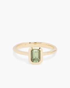 Ring mit Saphir