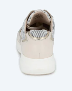 Sneaker mit Mesh-Einsatz