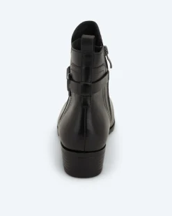 Stiefelette mit Deko